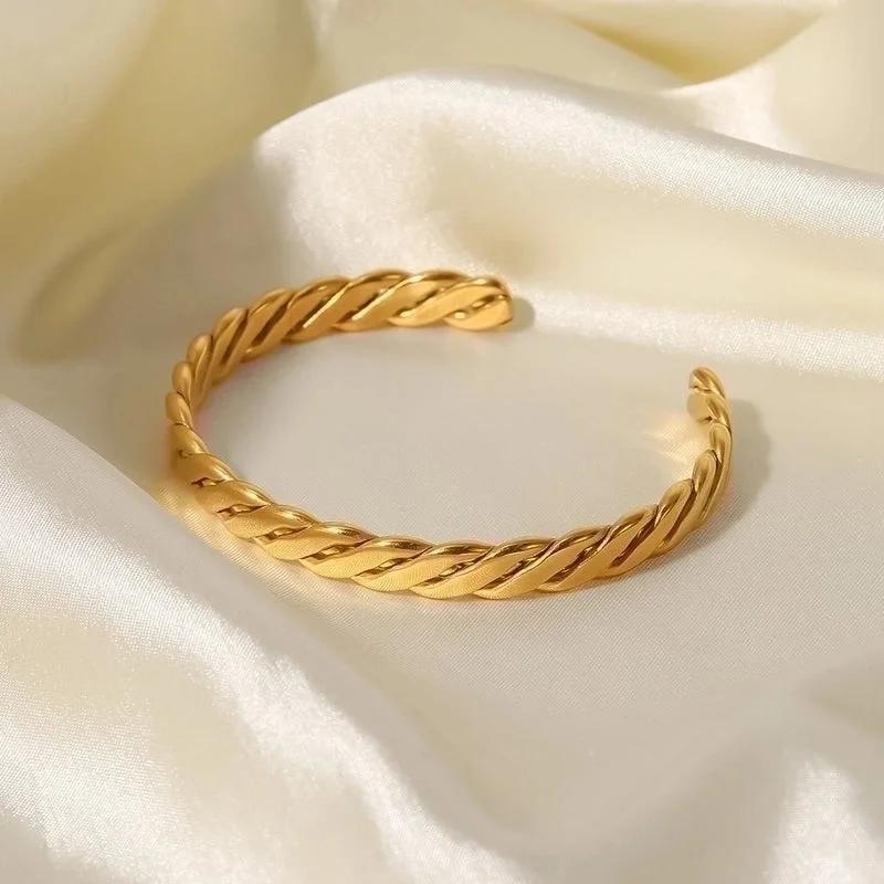 women's heart-shaped bracelets-Simple Style C Shape Stainless Steel Plating Gold Plated Bangle