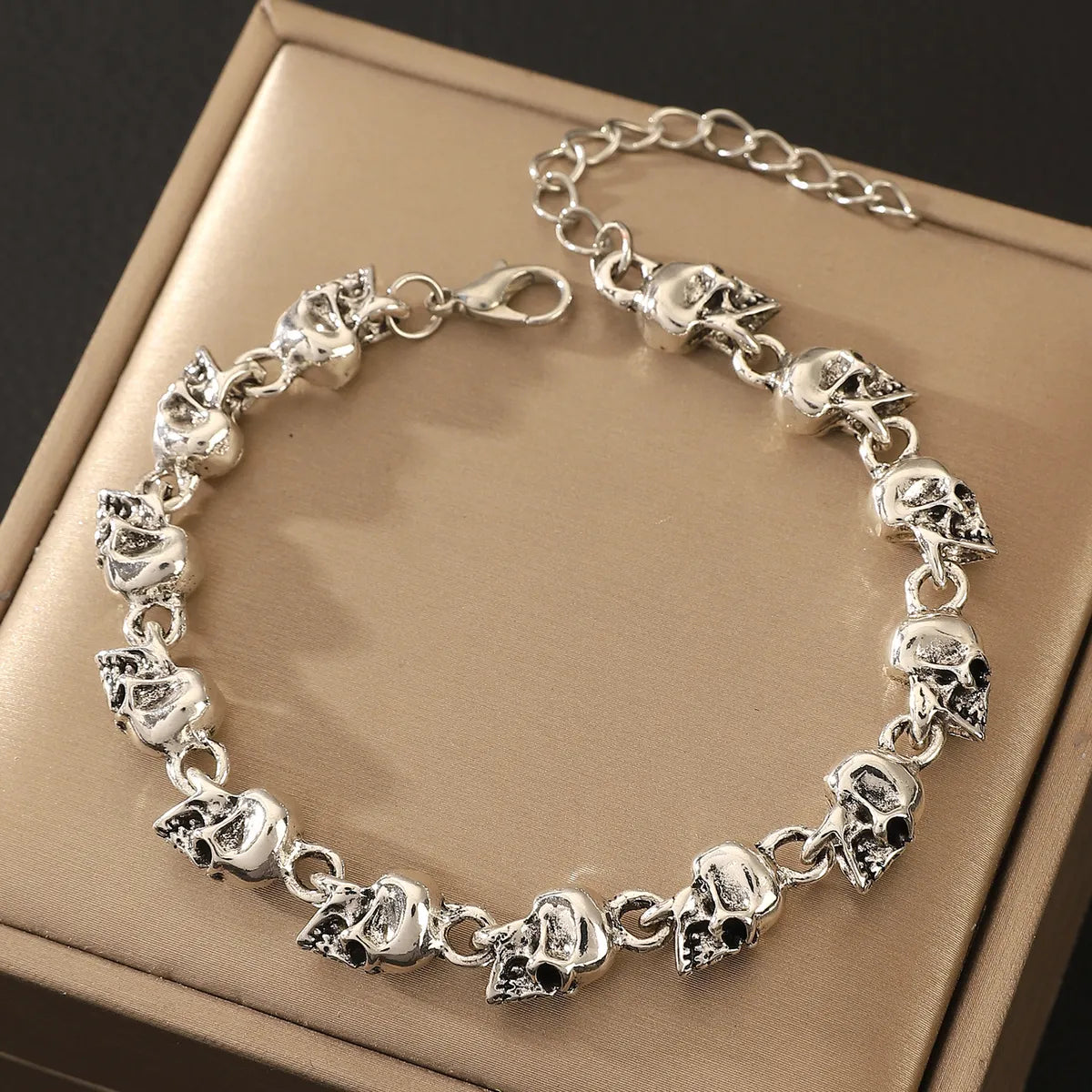 04 Antique Silver 3926