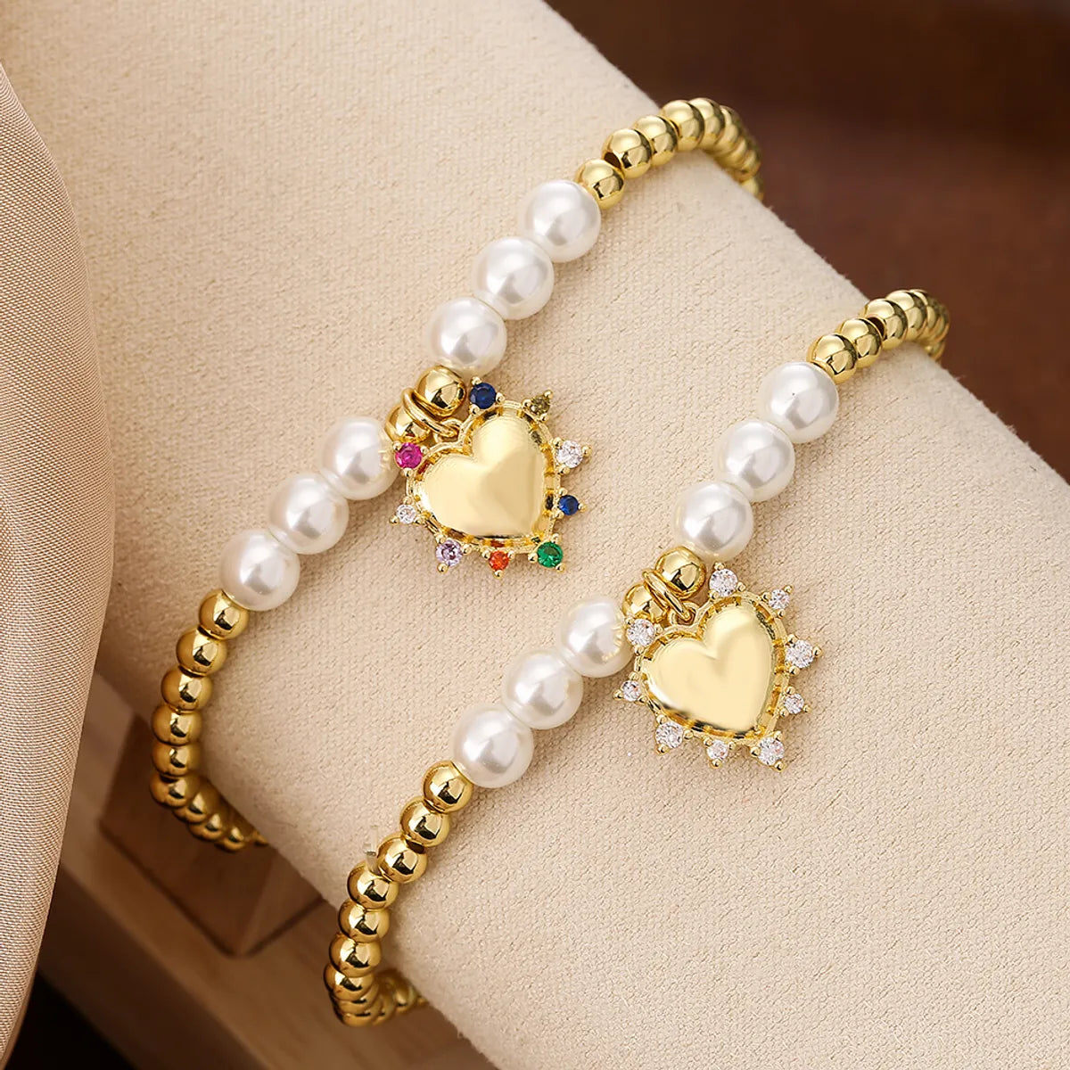 women's fashion bracelets-Simple Style Commute Heart Shape Copper Plating Inlay Artificial Pearls Zircon 18k Gold Plated Bracelets