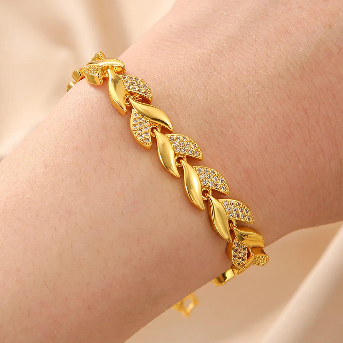 women's birthstone bangles-Copper 18K Gold Plated Glam Shiny Plating Inlay Solid Color Zircon Bracelets