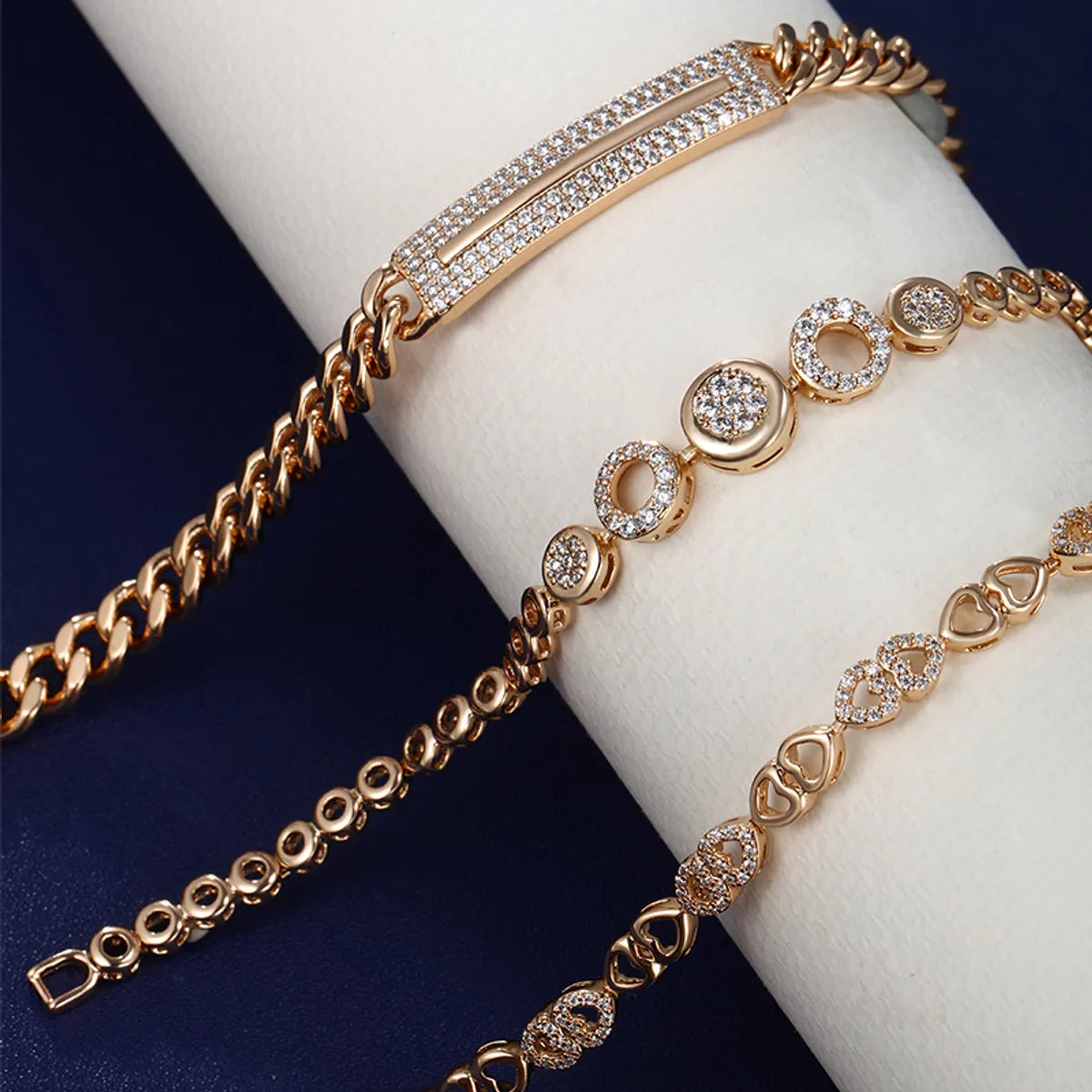 women's adjustable bracelets-Elegant XUPING Simple Style Round Heart Shape Rectangle Alloy Copper Plating Inlay Artificial Diamond 18K Gold Plated Women'S Bracelets